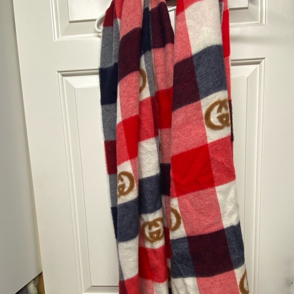 Brand new Gucci wool scarf.